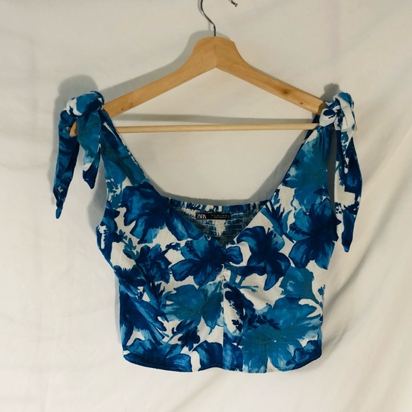 Zara Tops - Zara Linen Blue Floral Crop Top